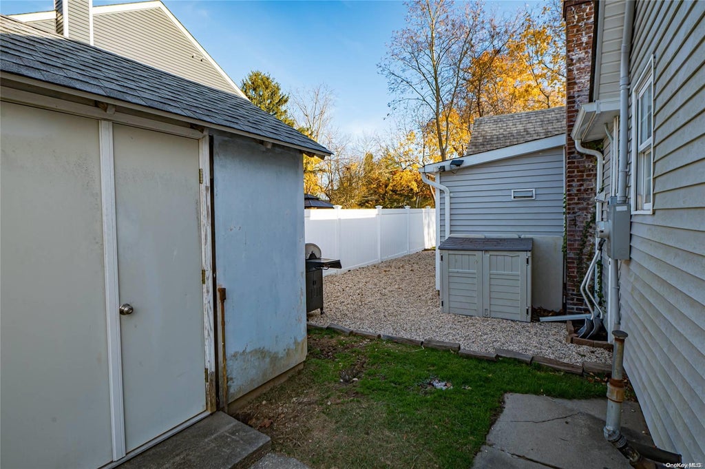 14 of 15 - 79 Hallock Avenue, Smithtown, NY