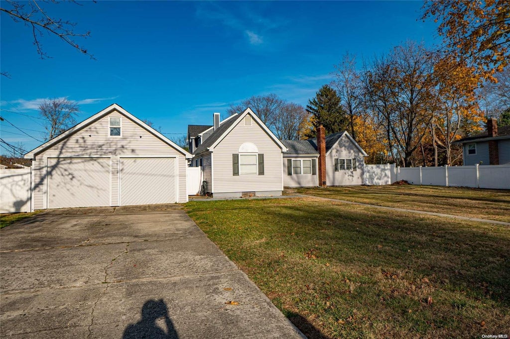 1 of 15 - 79 Hallock Avenue, Smithtown, NY