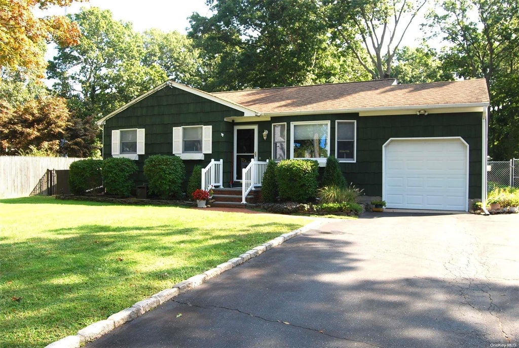 1 of 22 - 155 Patchogue Holbrook Road, Holbrook, NY