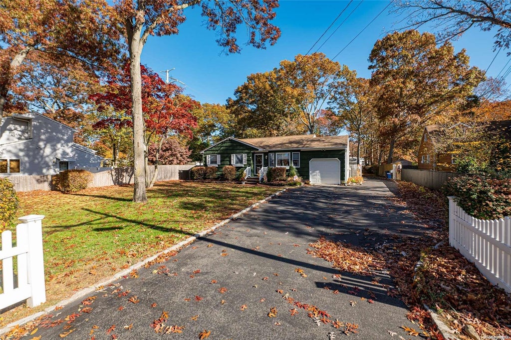 12 of 22 - 155 Patchogue Holbrook Road, Holbrook, NY