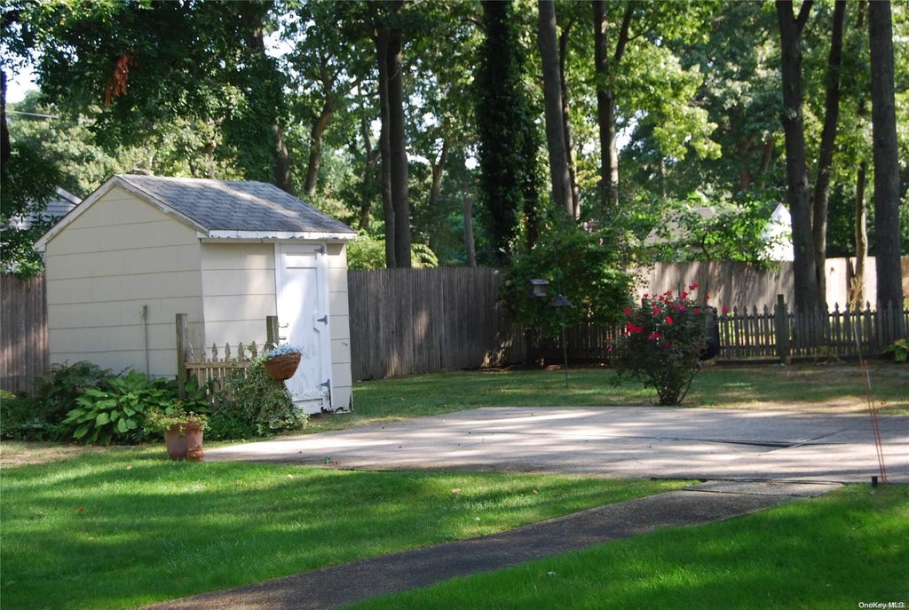 15 of 22 - 155 Patchogue Holbrook Road, Holbrook, NY
