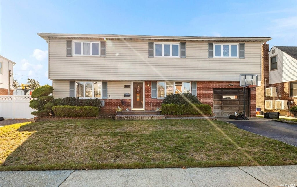 1 of 10 - 1053 Lorraine Drive, Franklin Square, NY