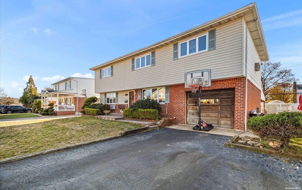 2 of 10 - 1053 Lorraine Drive, Franklin Square, NY
