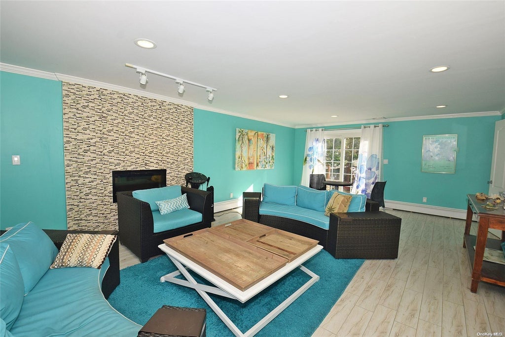17 of 27 - 1070 Mckinley St., Baldwin, NY