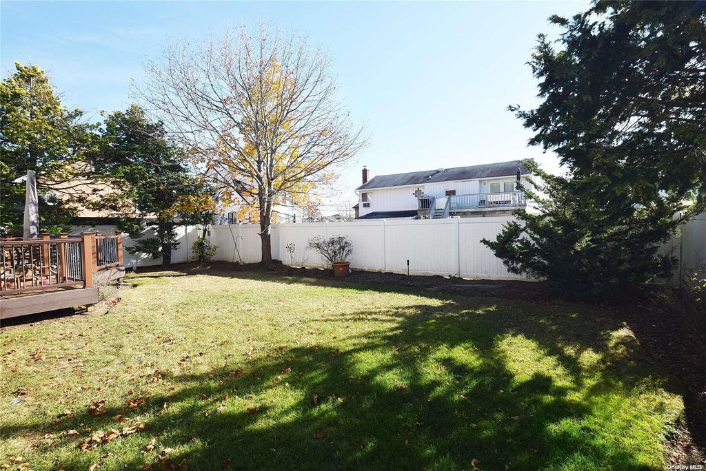 21 of 27 - 1070 Mckinley St., Baldwin, NY