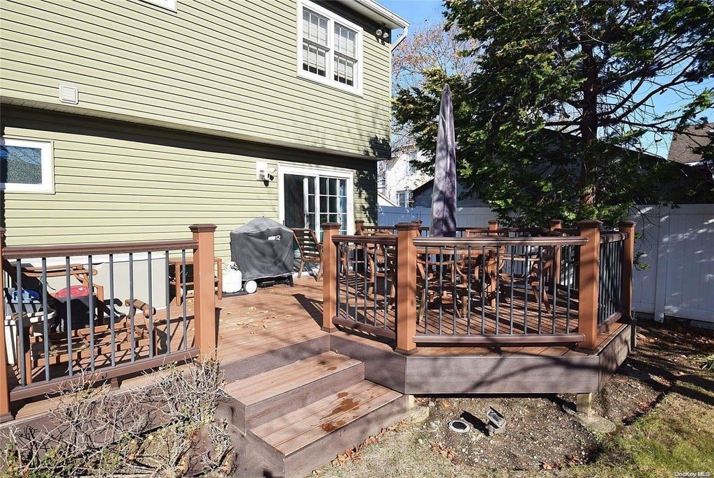 23 of 27 - 1070 Mckinley St., Baldwin, NY