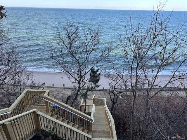 40 of 44 - 9 Deep Valley Drive, Sound Beach, NY