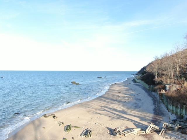 42 of 44 - 9 Deep Valley Drive, Sound Beach, NY