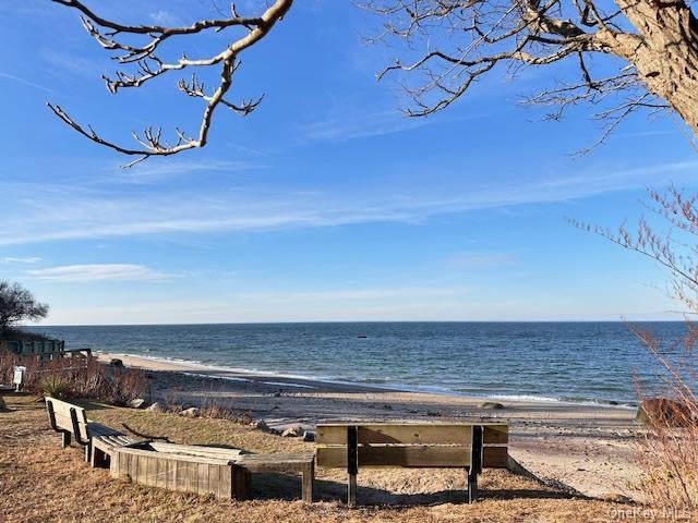 43 of 44 - 9 Deep Valley Drive, Sound Beach, NY