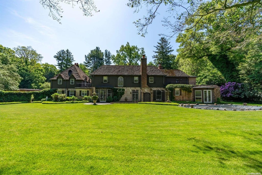 29 of 32 - 285 Piping Rock Road, Locust Valley, NY