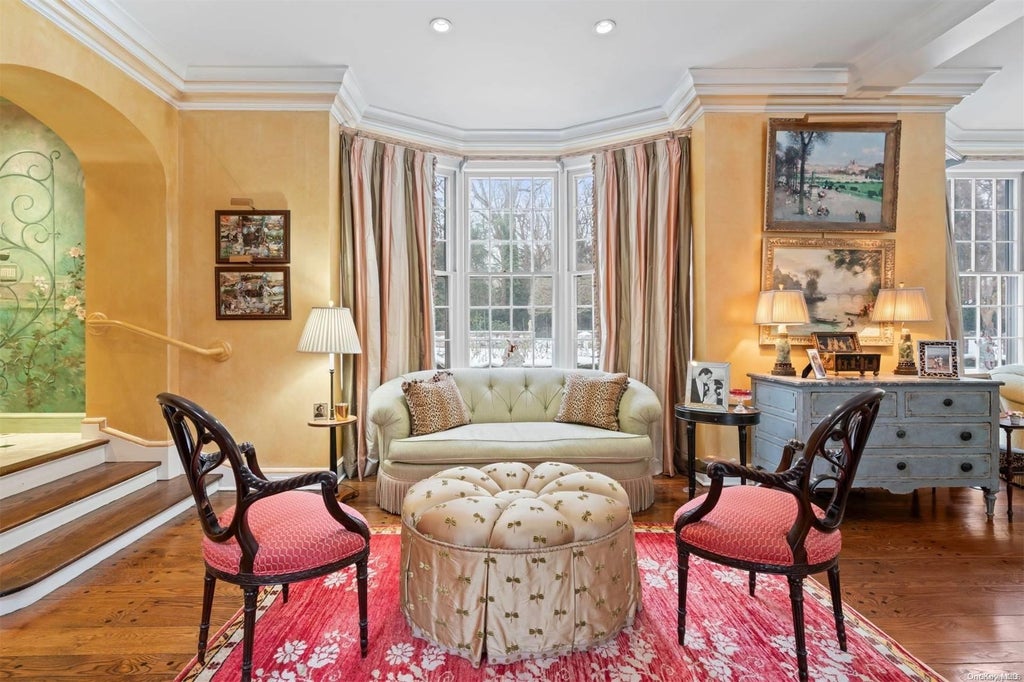 5 of 32 - 285 Piping Rock Road, Locust Valley, NY