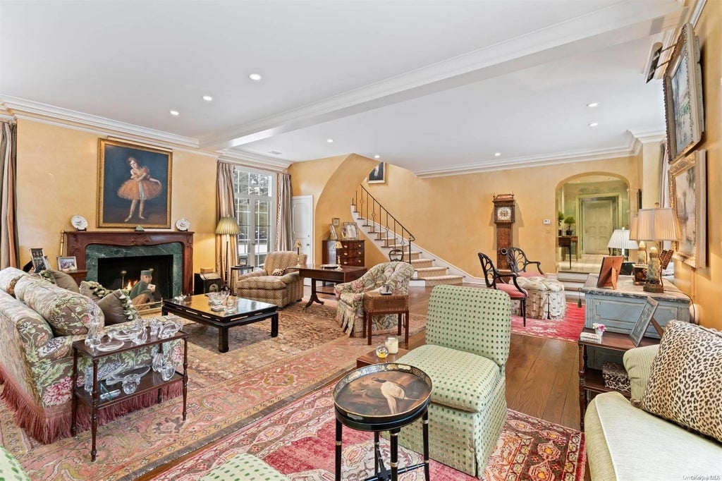 6 of 32 - 285 Piping Rock Road, Locust Valley, NY