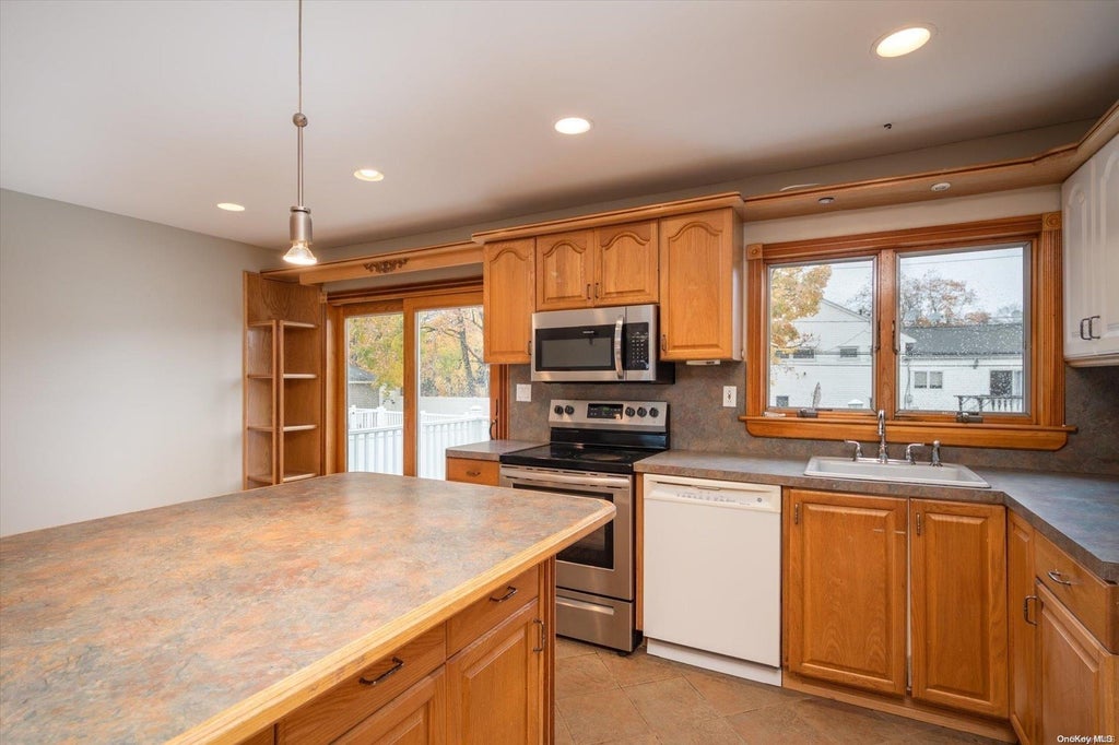 10 of 32 - 317 Bellmore Road, East Meadow, NY