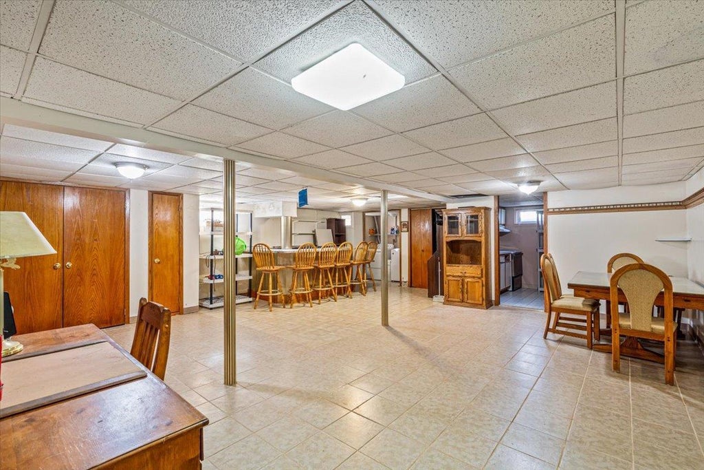 9 of 18 - 1051 Shelburne Drive, Franklin Square, NY