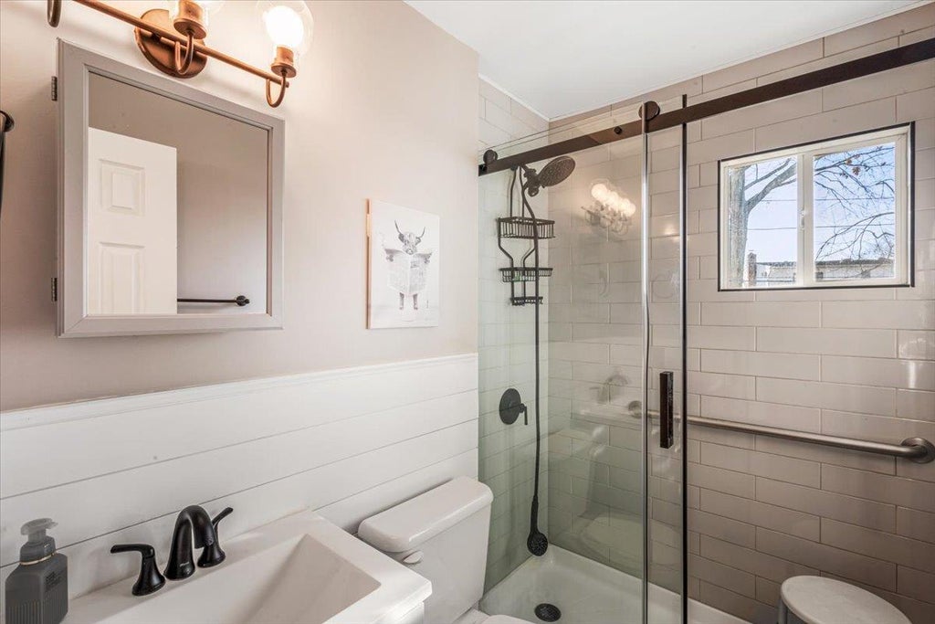 14 of 18 - 1051 Shelburne Drive, Franklin Square, NY