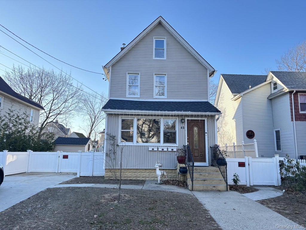 45 Lynbrook Avenue, Lynbrook