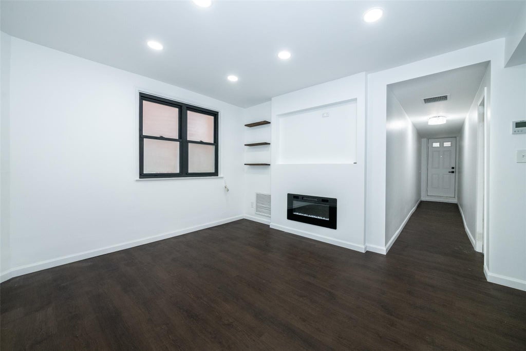 24 of 38 - 2530 Fenton Avenue, Bronx, NY