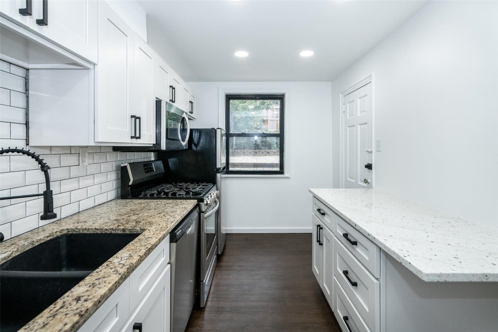 28 of 38 - 2530 Fenton Avenue, Bronx, NY