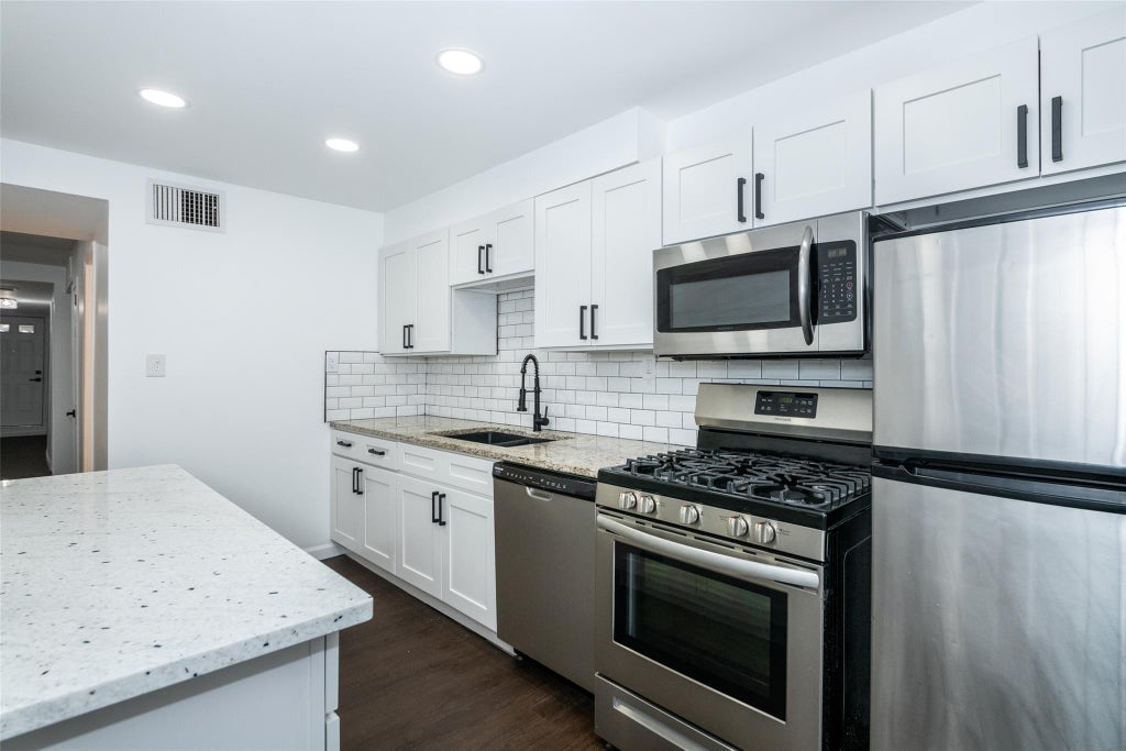 29 of 38 - 2530 Fenton Avenue, Bronx, NY