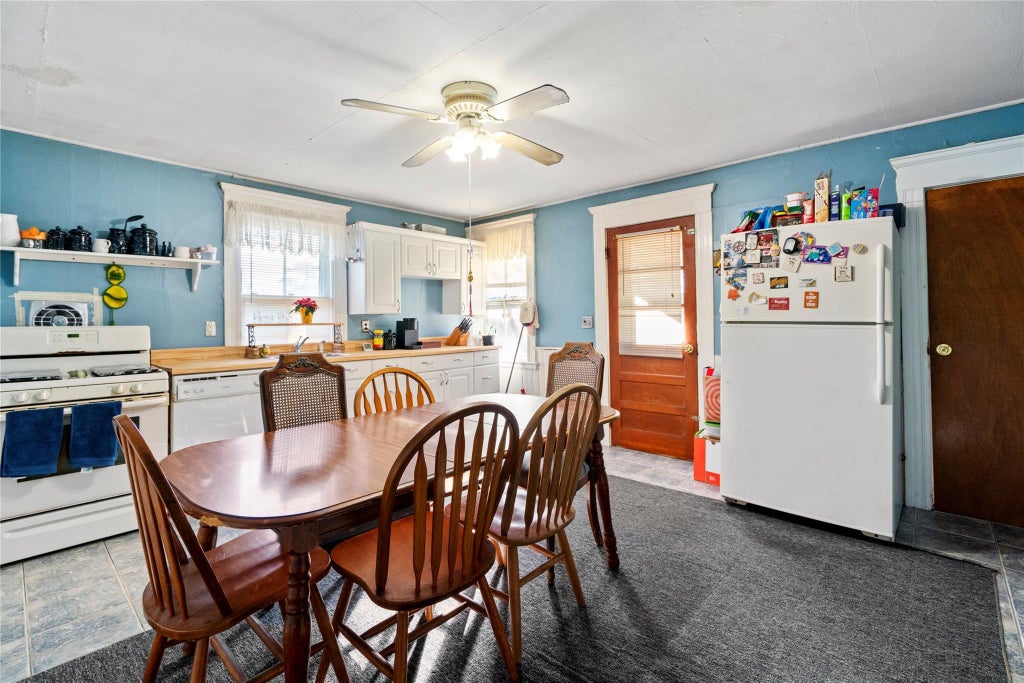 9 of 27 - 60 Lincoln Avenue, Sayville, NY