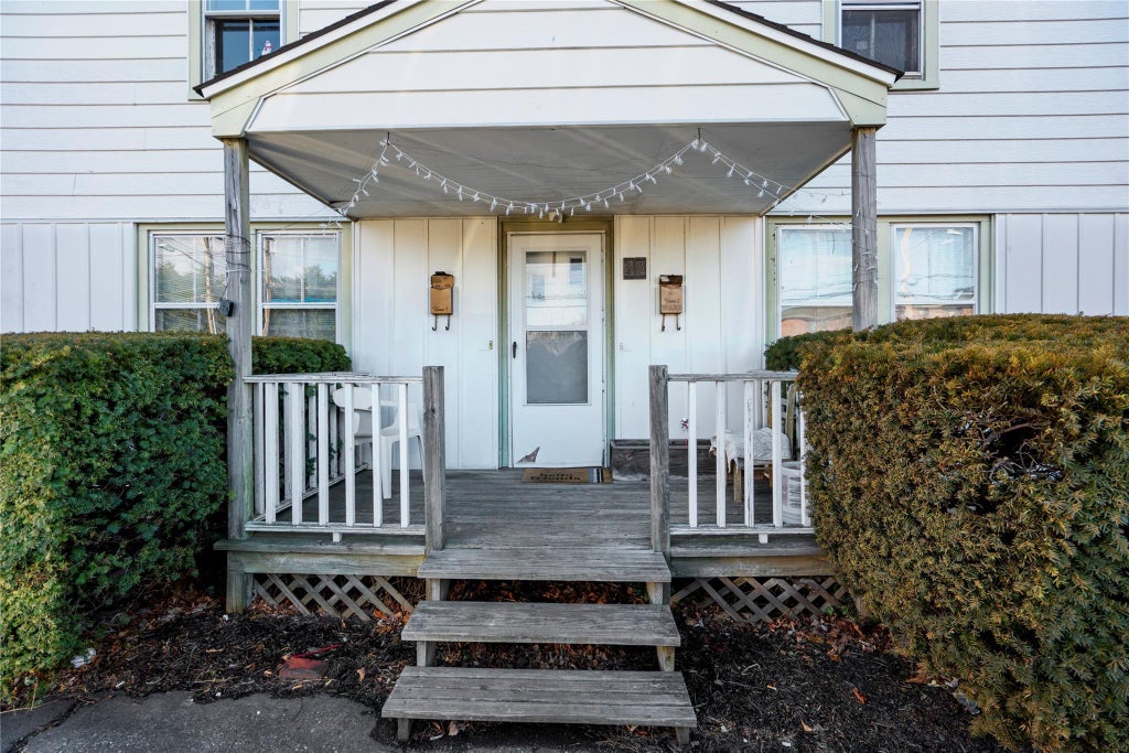 1 of 27 - 60 Lincoln Avenue, Sayville, NY