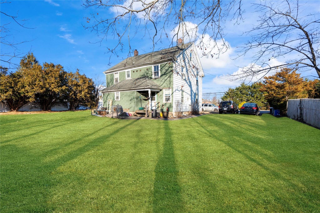 6 of 27 - 60 Lincoln Avenue, Sayville, NY