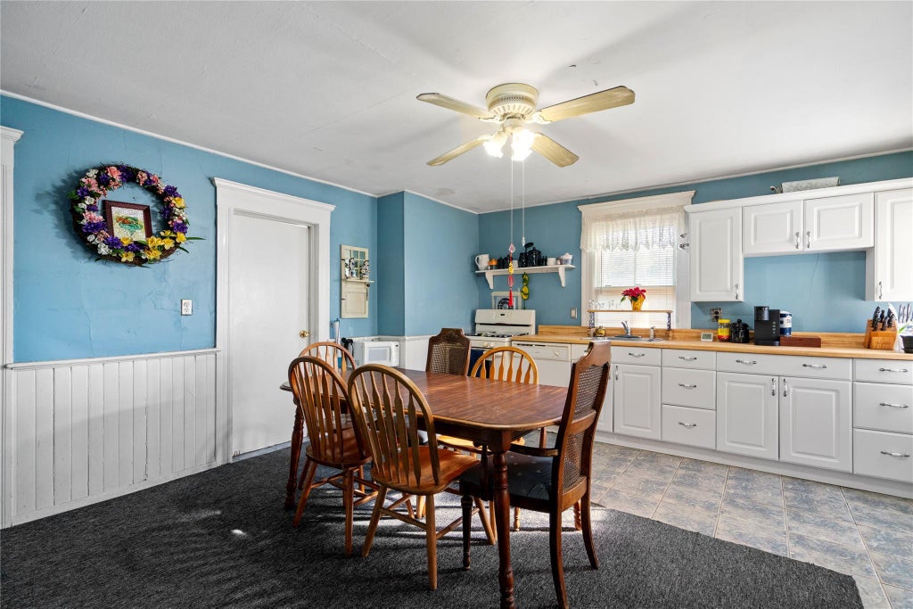 8 of 27 - 60 Lincoln Avenue, Sayville, NY