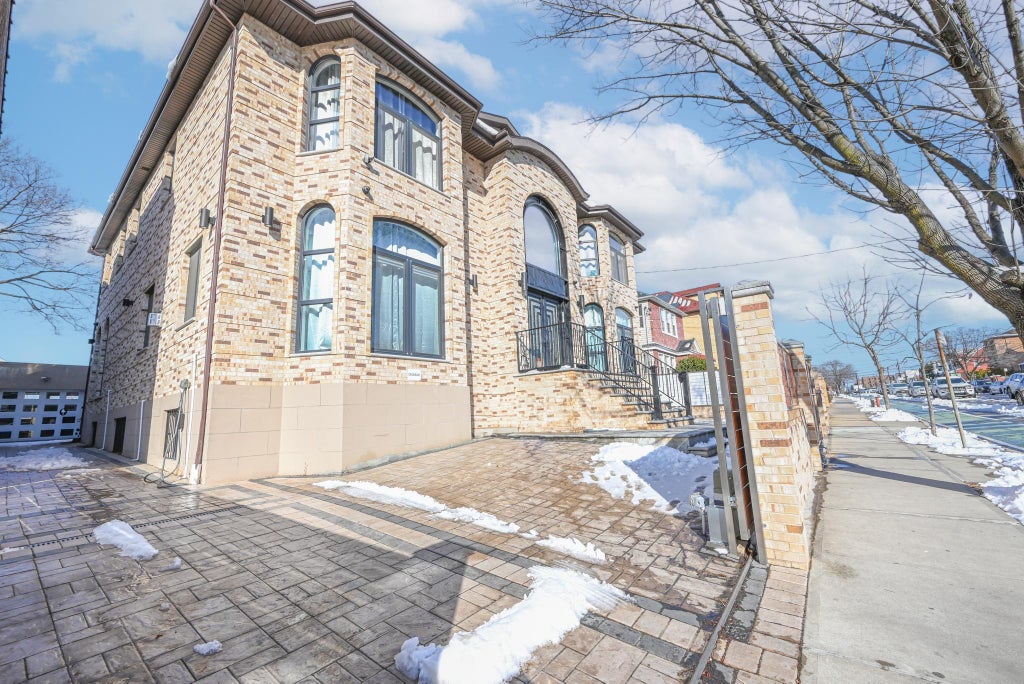 1 of 48 - 99-21 62nd Drive, Forest Hills, NY