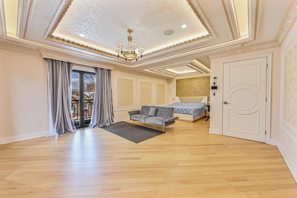 19 of 48 - 99-21 62nd Drive, Forest Hills, NY