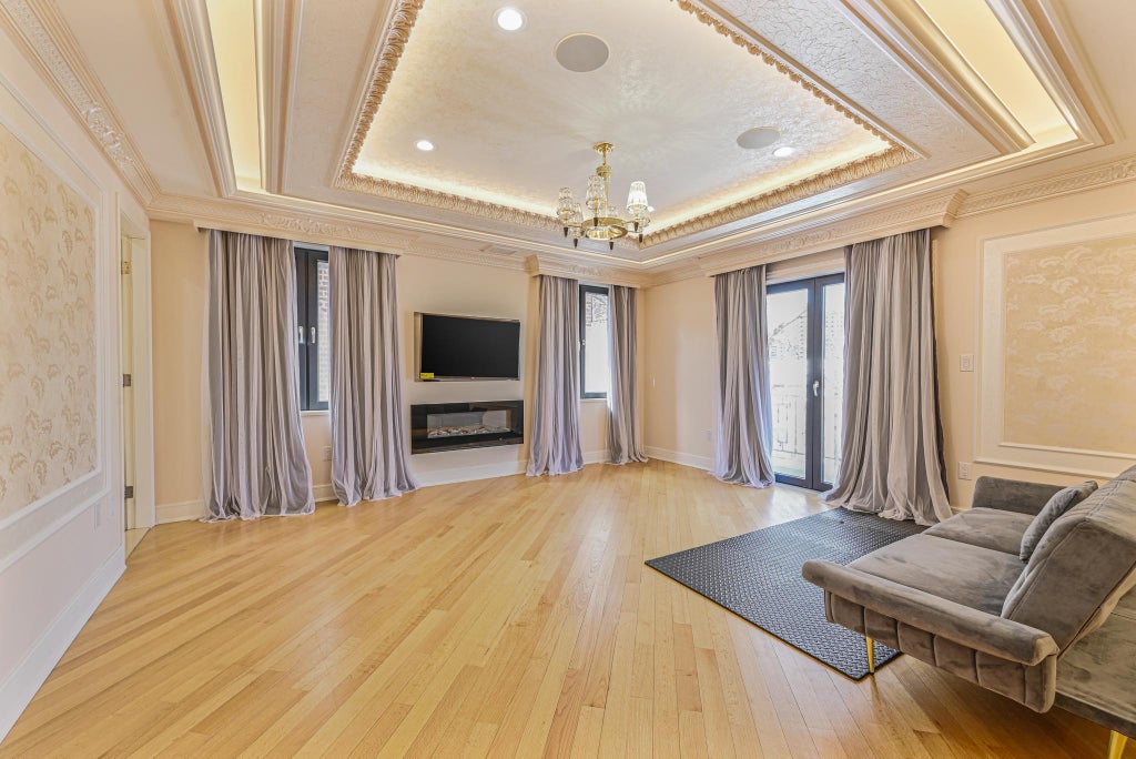 20 of 48 - 99-21 62nd Drive, Forest Hills, NY