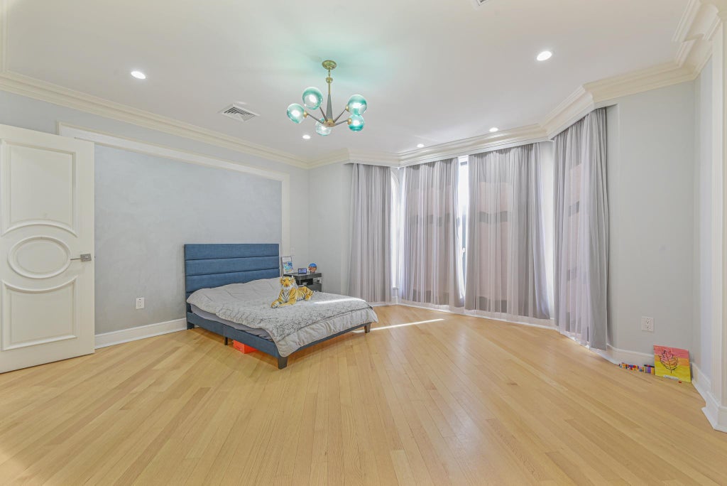 30 of 48 - 99-21 62nd Drive, Forest Hills, NY