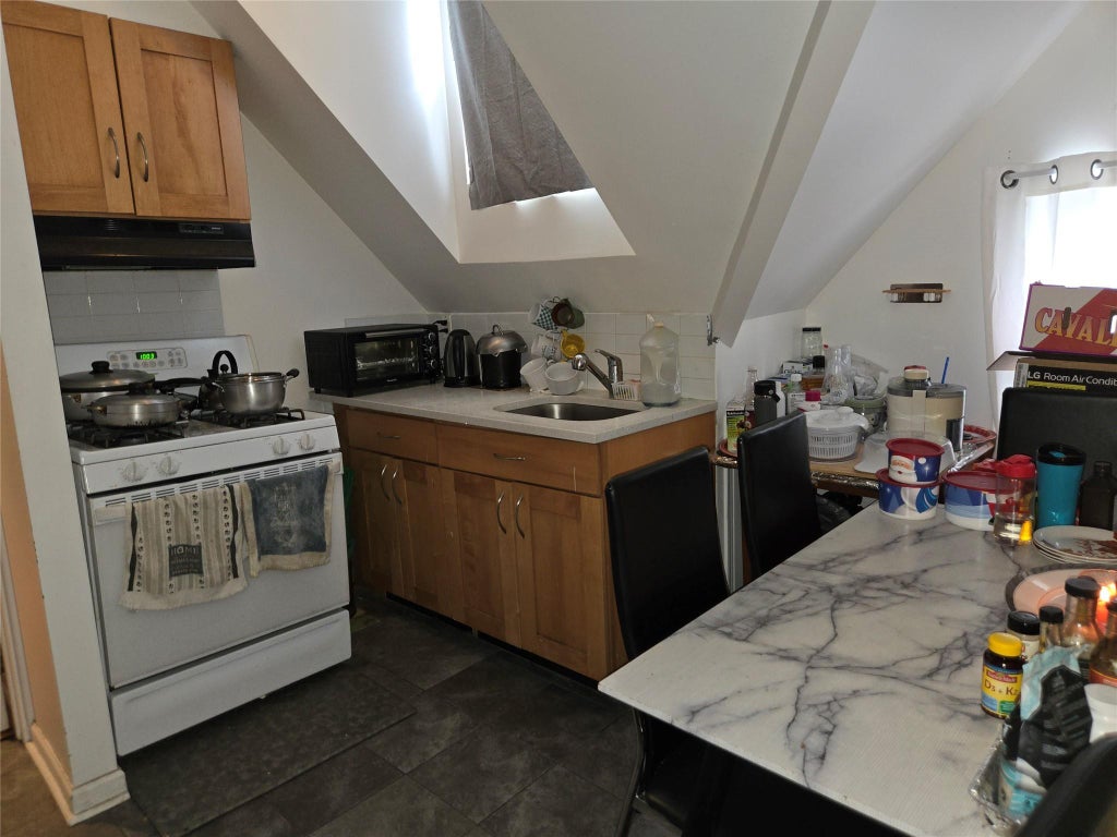 4 of 24 - 123 8th Avenue, Mount Vernon, NY