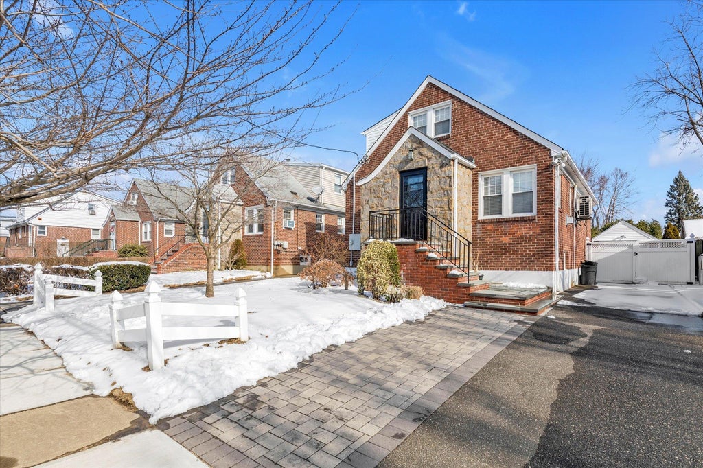 23 of 24 - 1 Crab Avenue, Lynbrook, NY