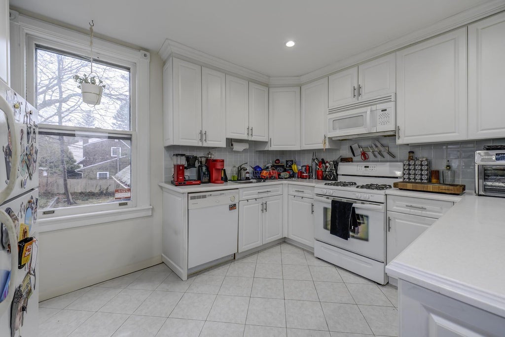 17 of 27 - 43 Neck Road, Huntington, NY