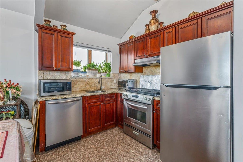 25 of 34 - 6147 Grand Avenue, Maspeth, NY