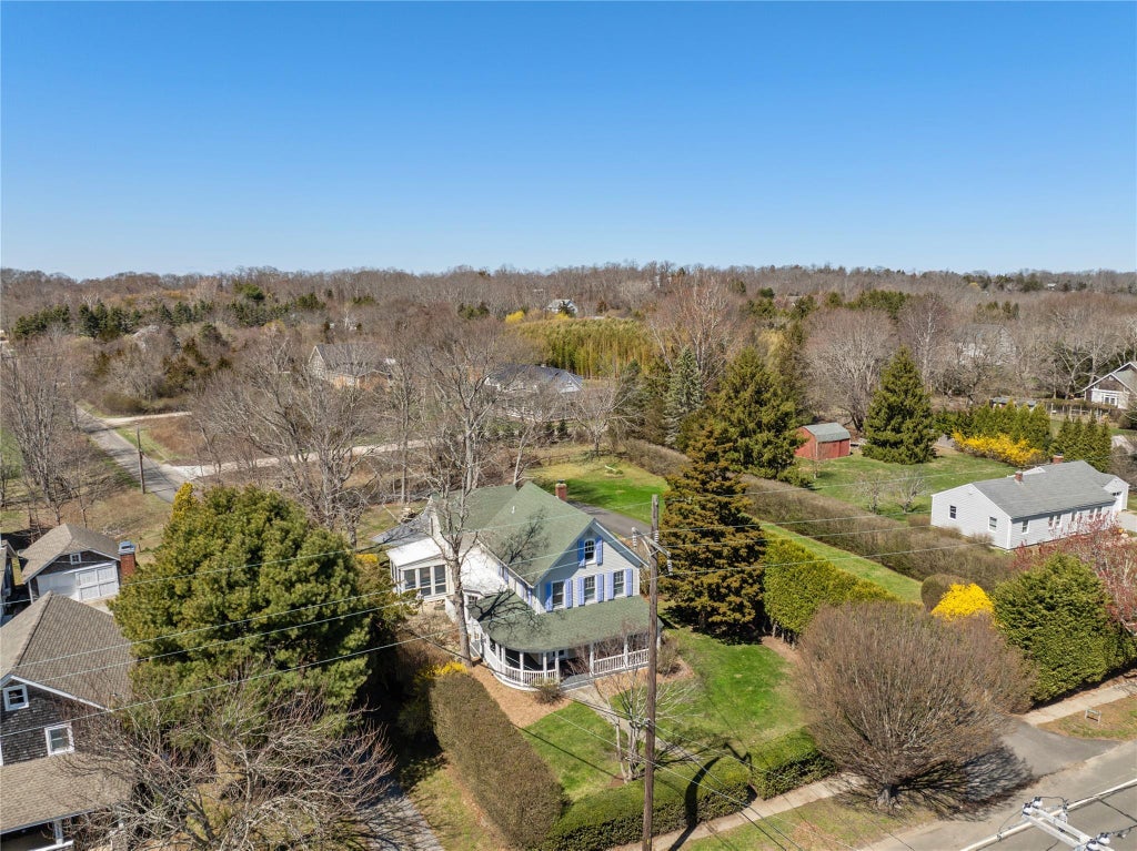 16 of 28 - 25105 Main Road, Orient, NY