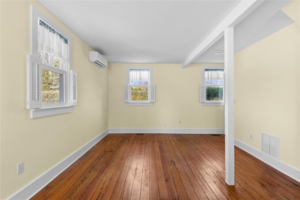 19 of 28 - 25105 Main Road, Orient, NY