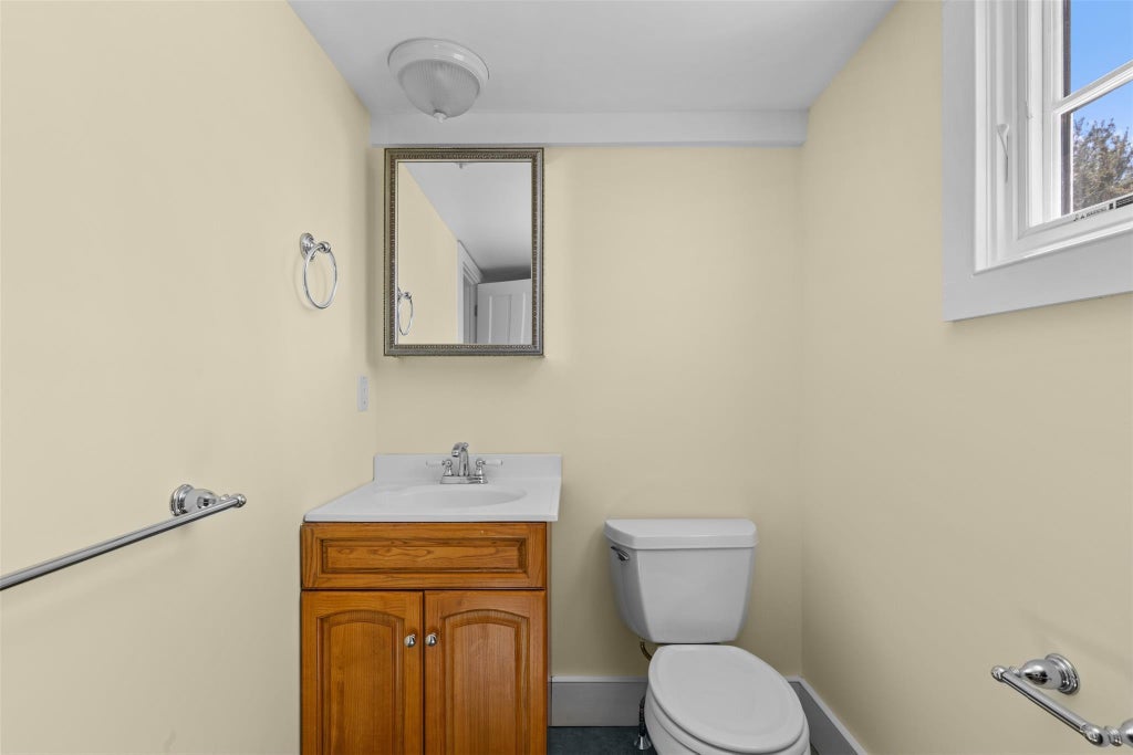 20 of 28 - 25105 Main Road, Orient, NY
