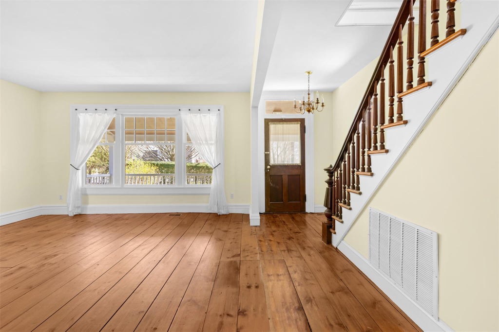 3 of 28 - 25105 Main Road, Orient, NY