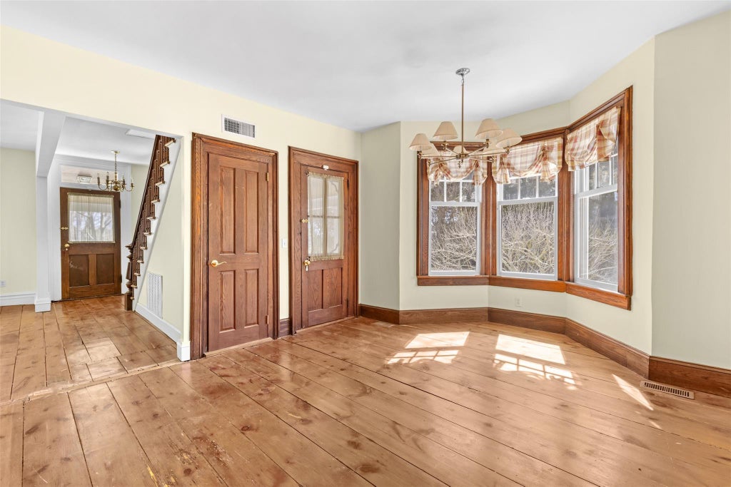 6 of 28 - 25105 Main Road, Orient, NY