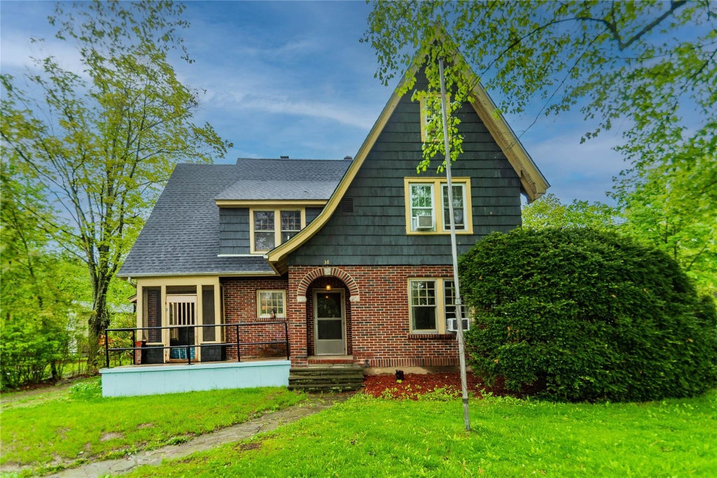 38 Plattekill Avenue, New Paltz