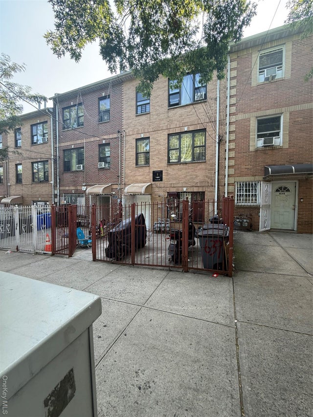 Photo of Listing #899962