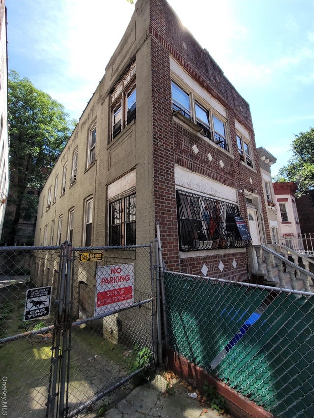 Photo of Listing #908059