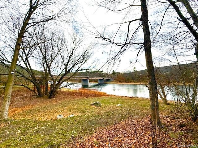 8 River Road, Barryville