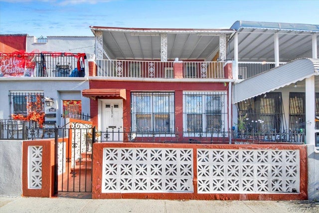 Photo of Listing #939900