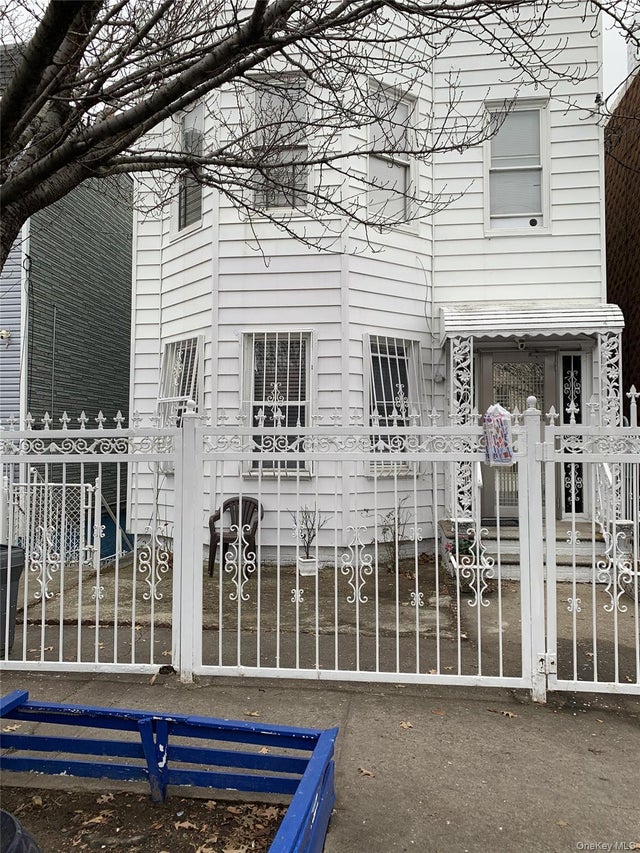 Photo of Listing #947532