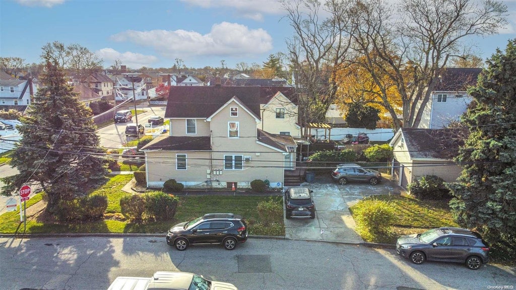 1 of 8 - 2984 Dorlon, Baldwin, NY