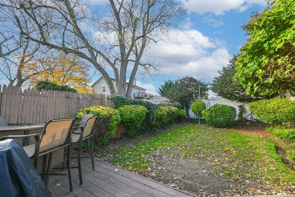 3 of 8 - 2984 Dorlon, Baldwin, NY