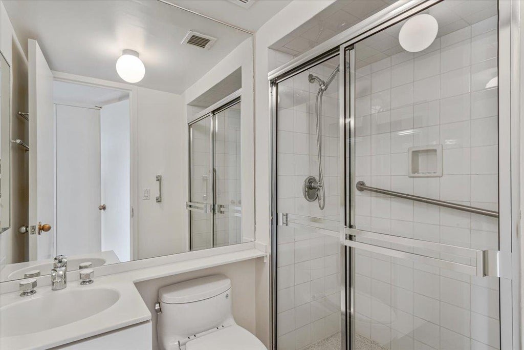 16 of 24 - 100 Hilton Avenue # 604, Garden City, NY