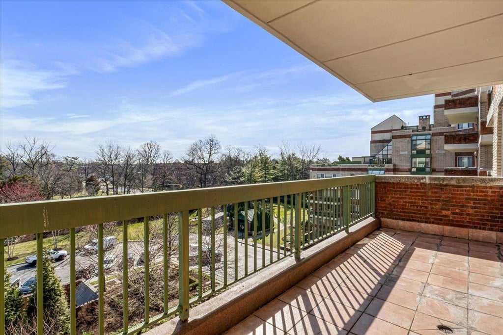 18 of 24 - 100 Hilton Avenue # 604, Garden City, NY